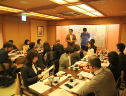 �����`�𗬉�